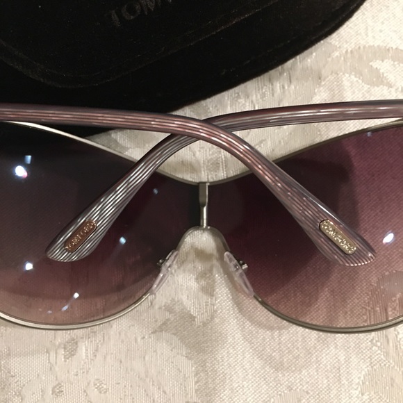 🌹🌹SOLD🌹🌹Tom Ford Violet Cat Eye Sunglasses - Picture 3 of 8
